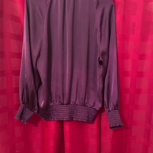 Vince Camuto satin blouse, crushed garnet color - Picture 3 of 4